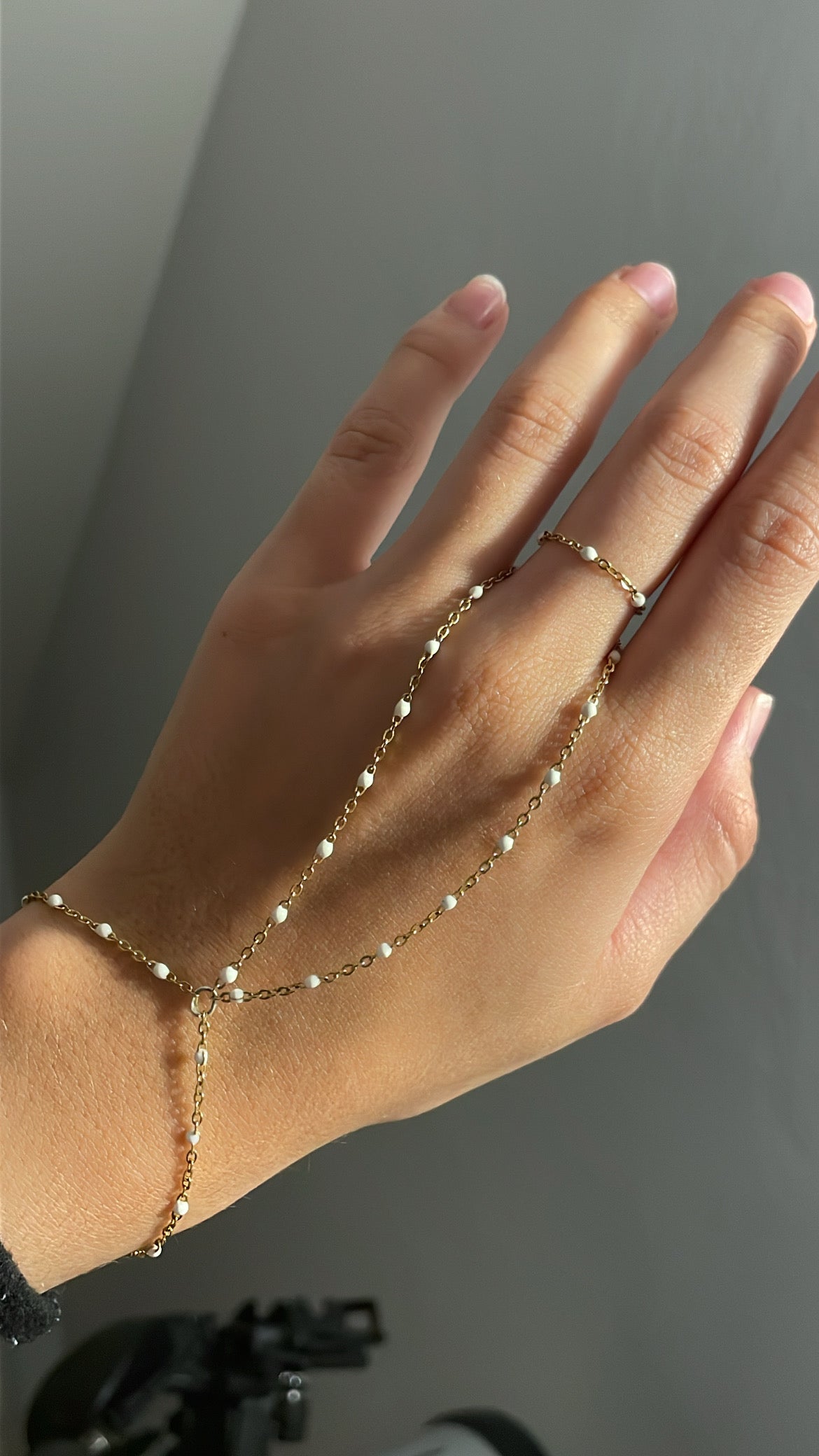Delilah Hand-chain