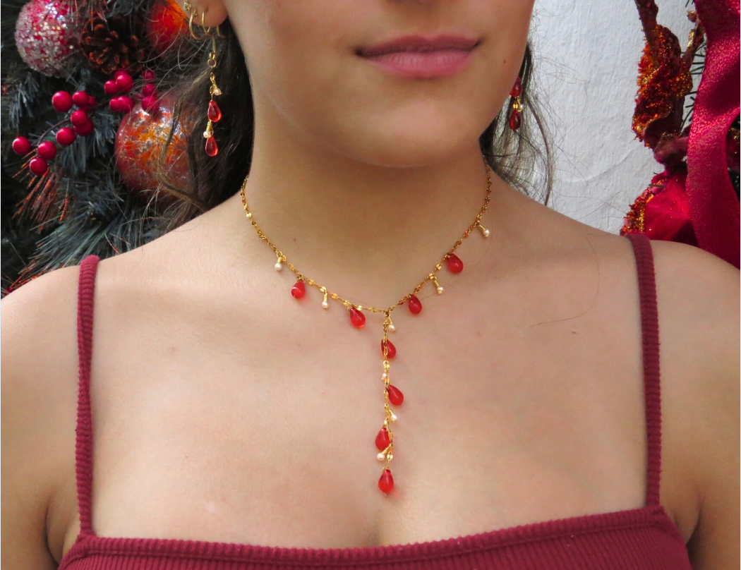 Christmas Dew Necklace